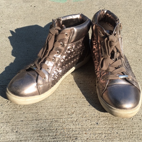 Steve Madden Metallic Sneakers - Picture 2 of 3